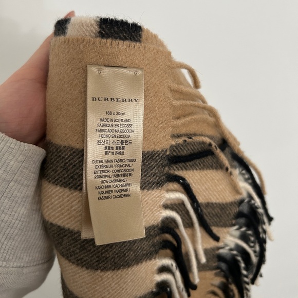 Burberry Check Cashmere Scarf - Picture 3 of 7